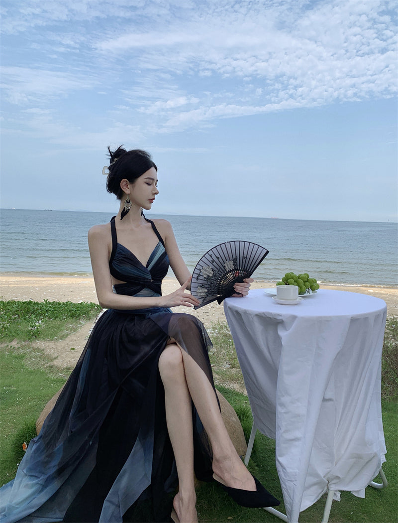 Holiday halter dress with open back for seaside travel wear beach skirt atmosphere R1569