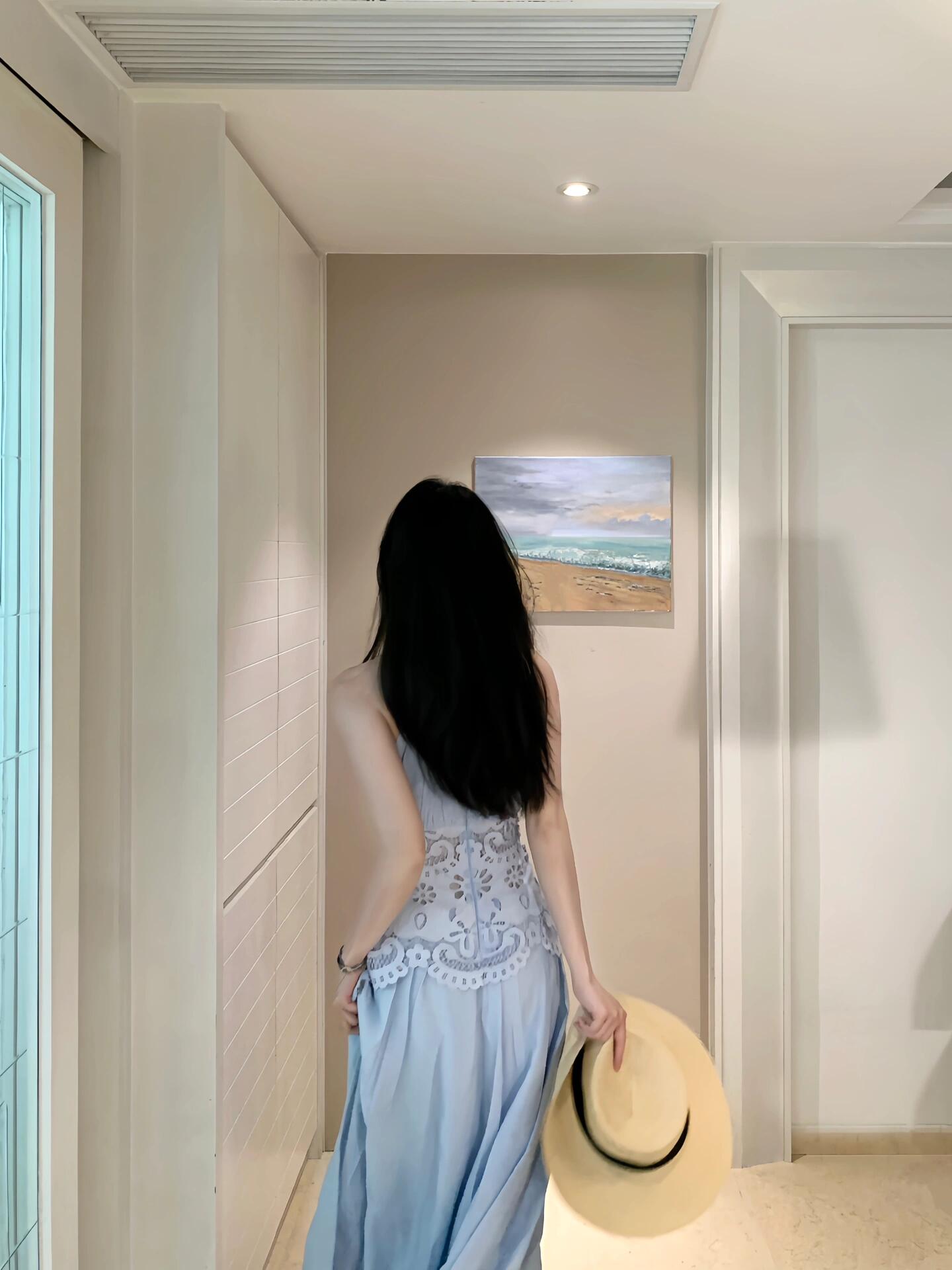 Holiday style blue lace halter neck dress gentle temperament waist A-line long skirt R0883