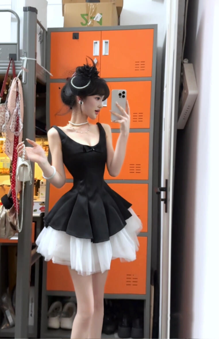 French black suspender dress retro temperament waist fluffy mesh dress R0885