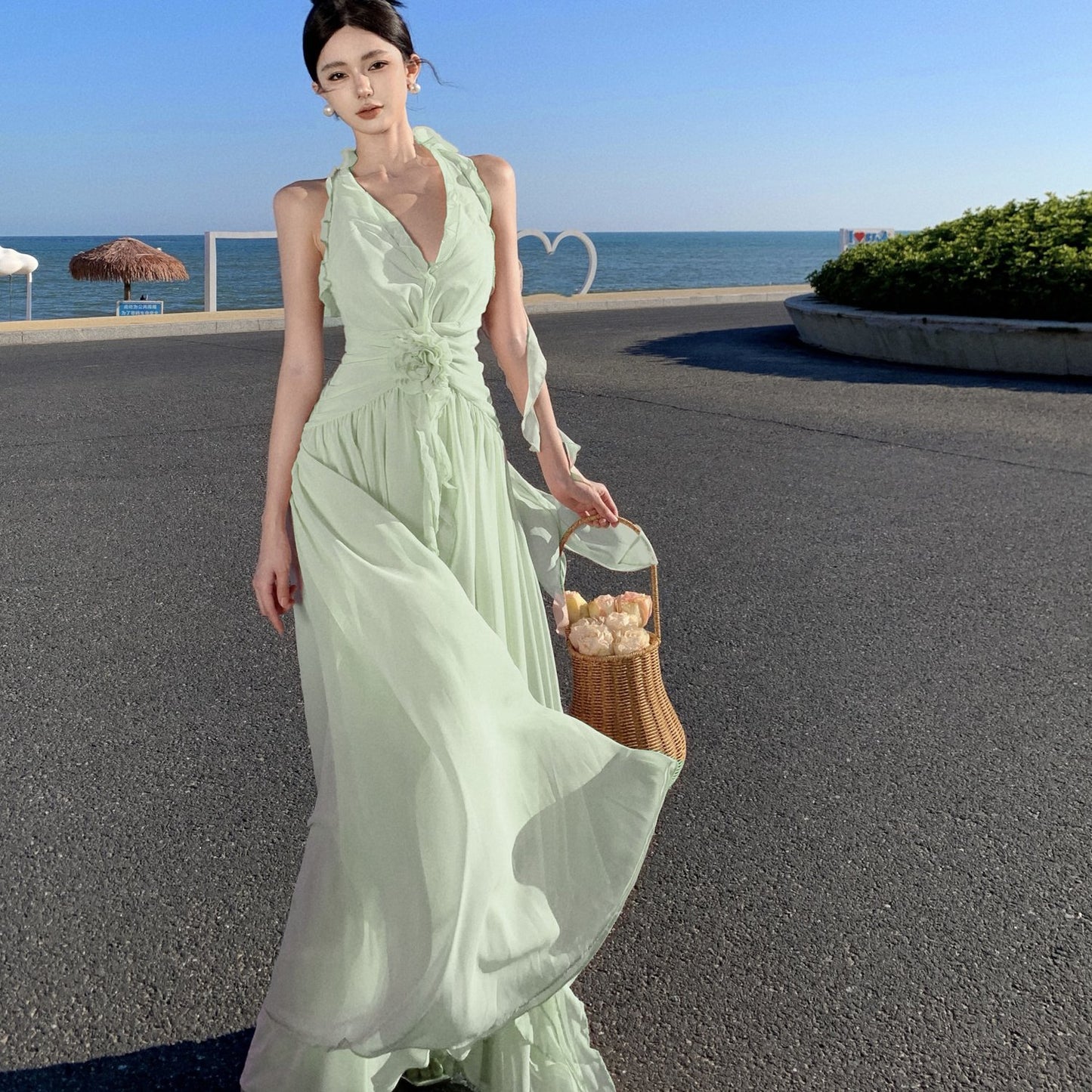 Ruffled V-neck halter dress beautiful waist A-line long skirt R0566