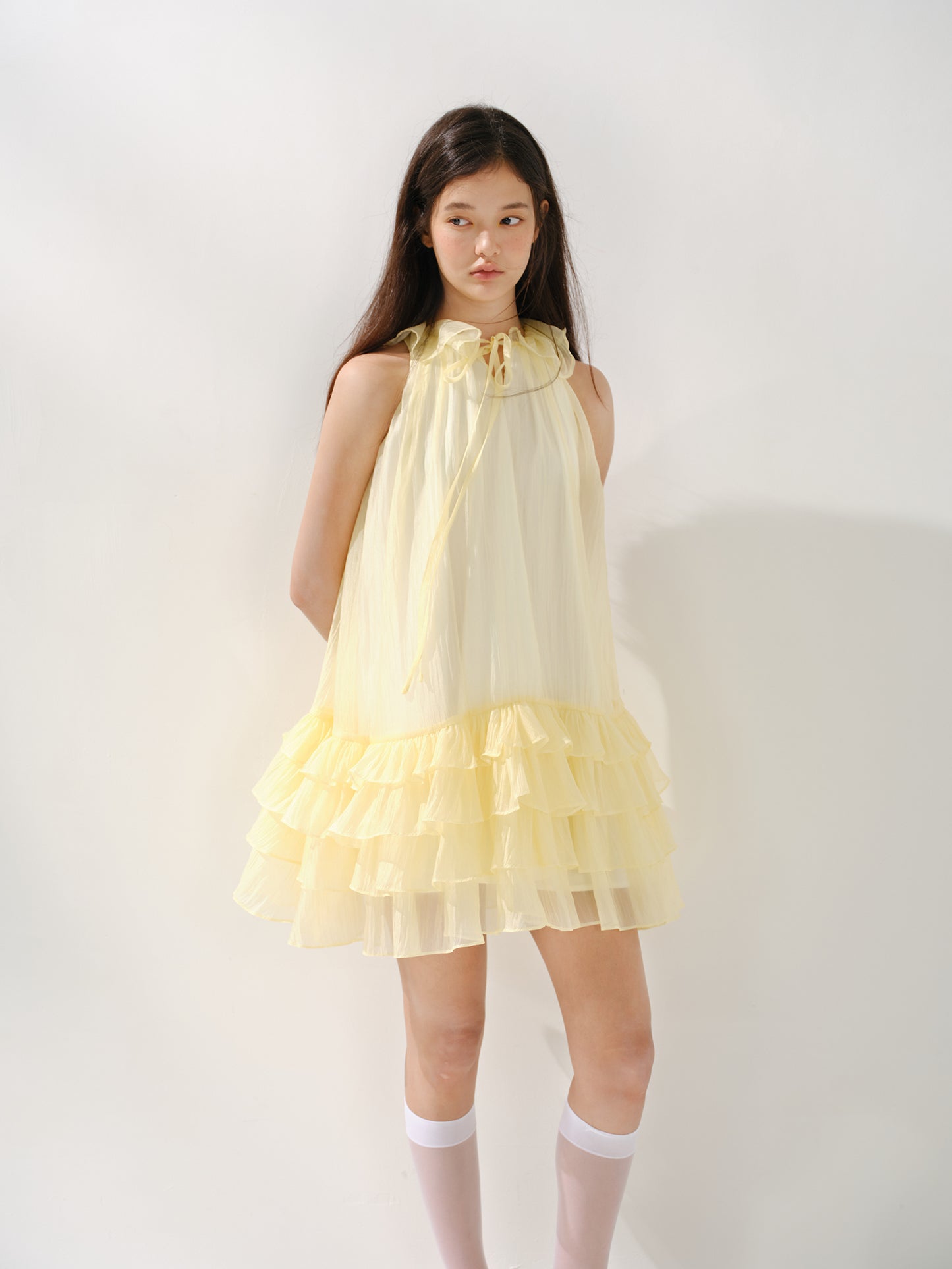 Bright yellow lace-up sleeveless dress, loose multi-layered ruffled cake skirt R5170