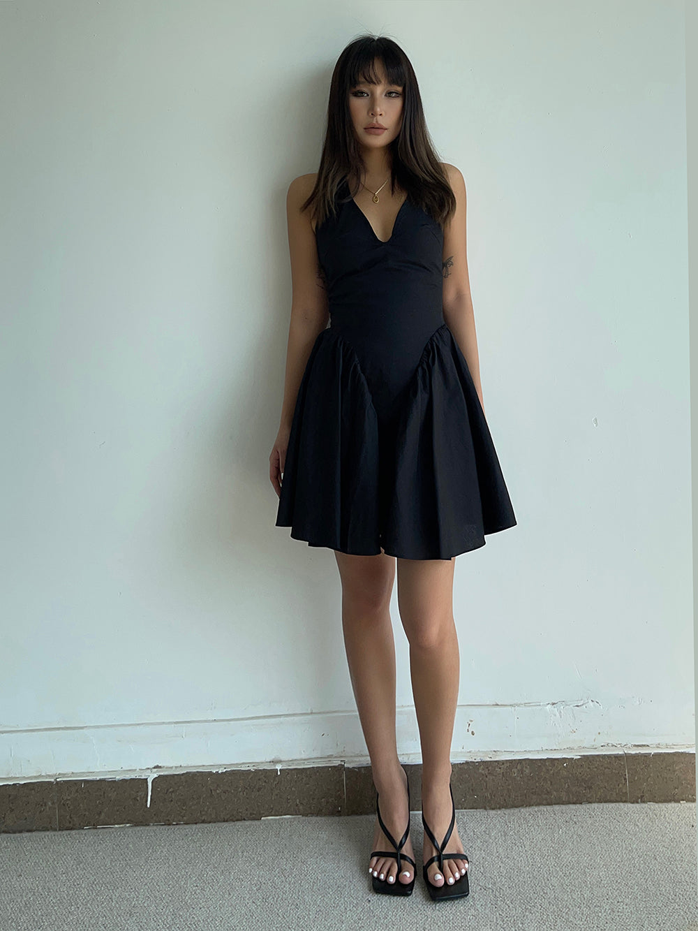 High-cold black halter neck dress 2025 new style women's summer little black dress R3079