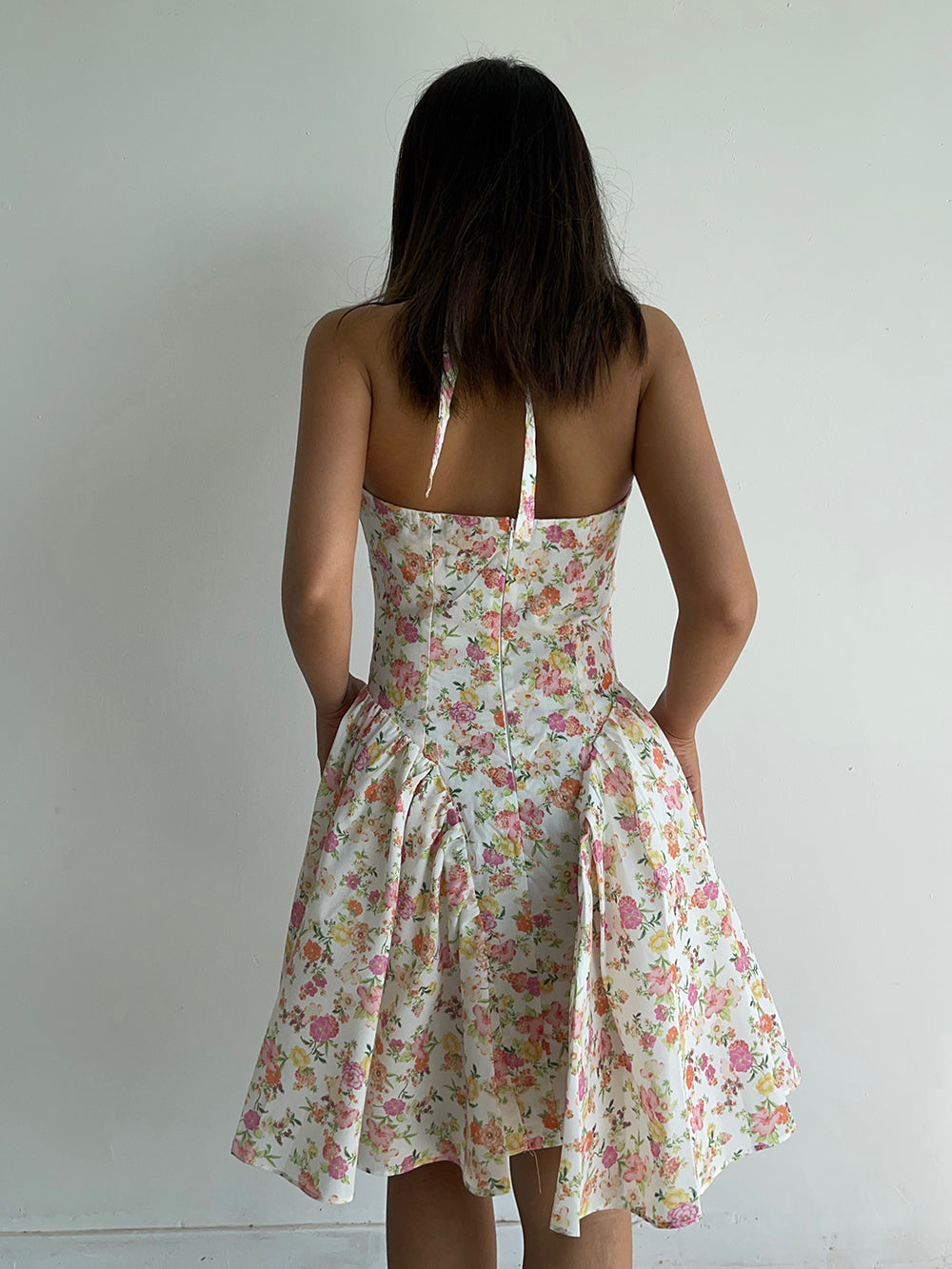 French pastoral style retro V-neck small floral print halter dress sexy backless puffy short skirt R3087