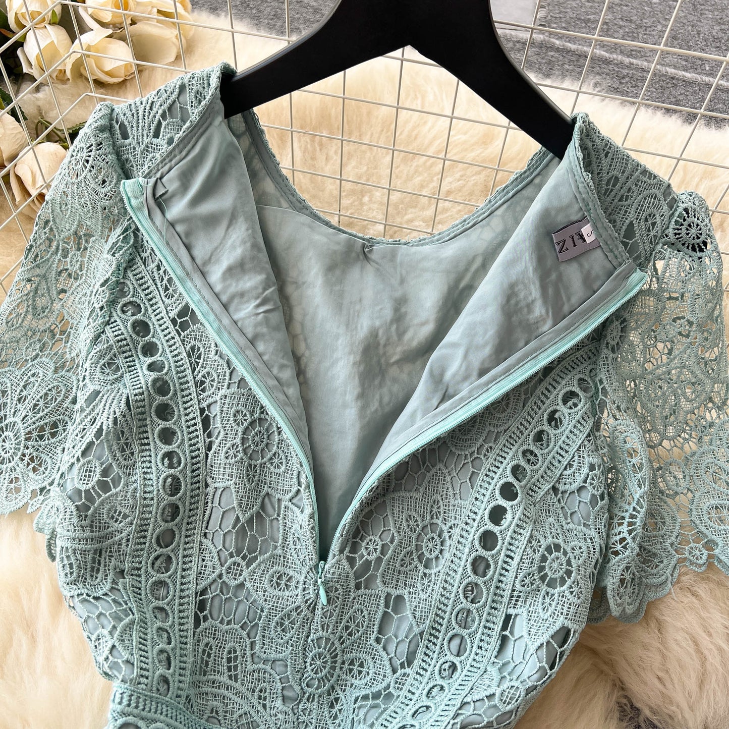 Retro round neck lotus leaf sleeve lace dress new style slim temperament elegant long skirt R2259