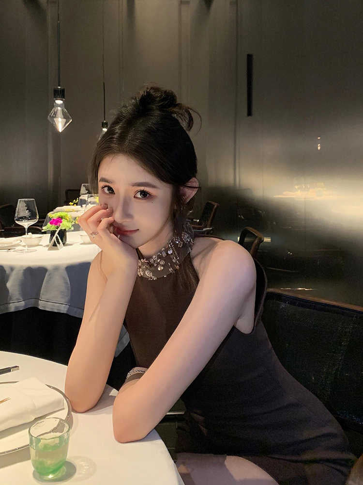 Birthday dress high-end party dress niche high-end French heavy-duty halter dress R1809