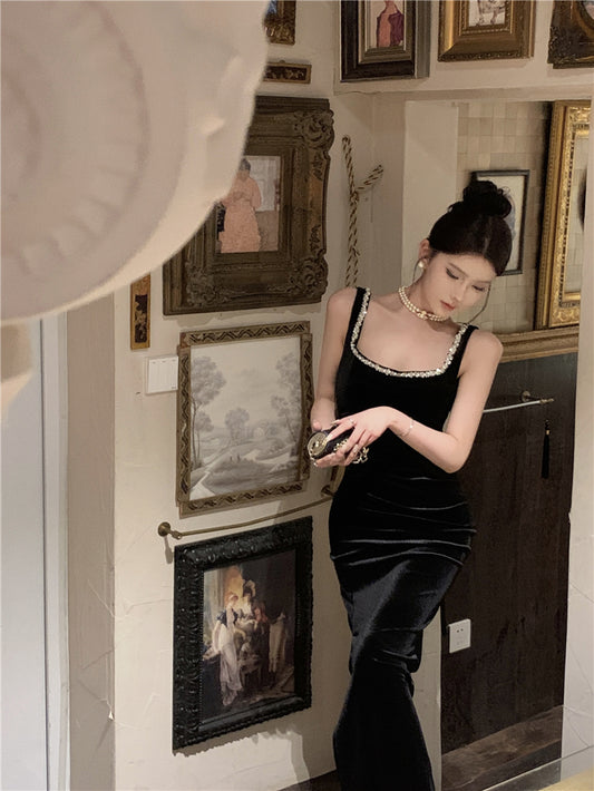 Black square neck suspender dress slim fit slit Hepburn style velvet hip dress R1424