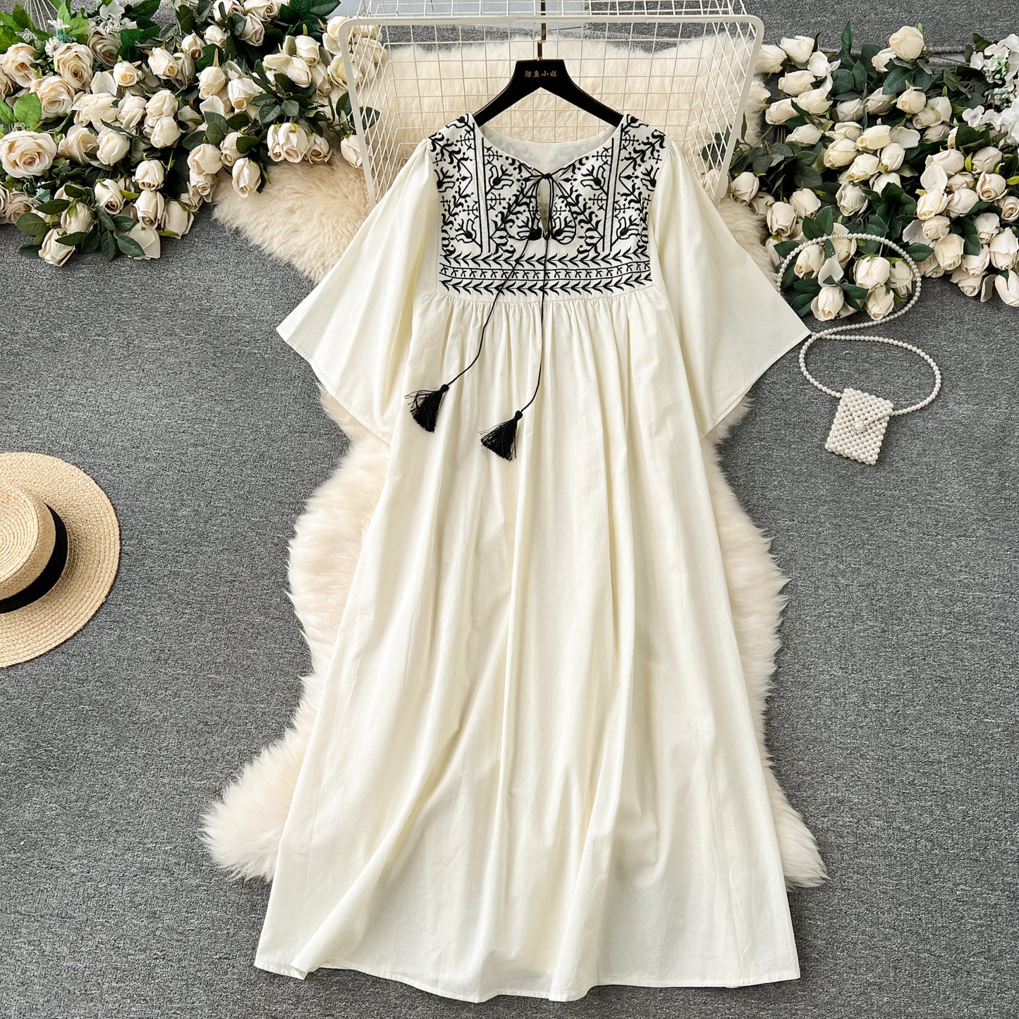 Plus size women's clothing 2025 new retro embroidery long loose slim holiday dress R2147