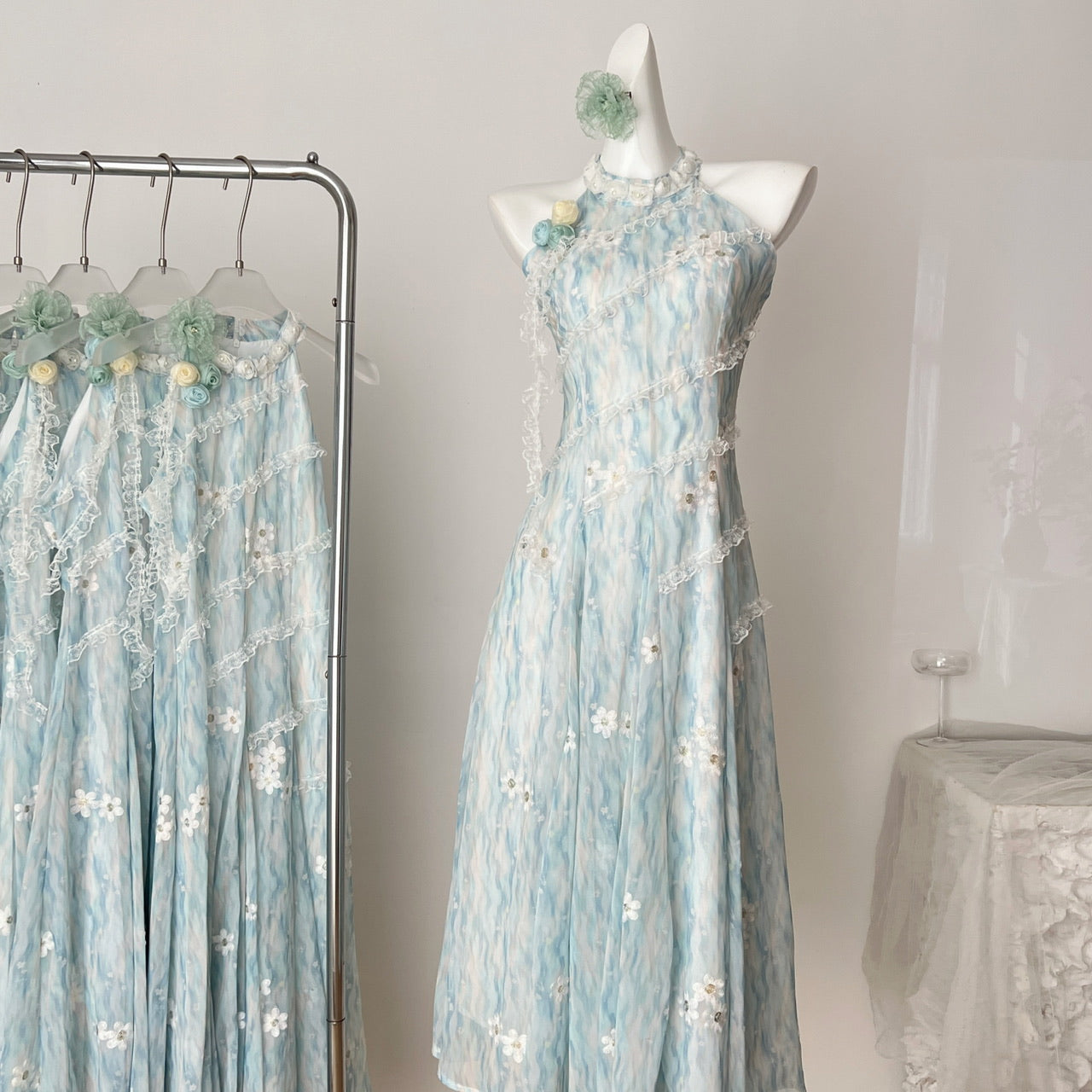 French sweet green sleeveless halter neck floral dress 2025 new atmosphere long dress R2123