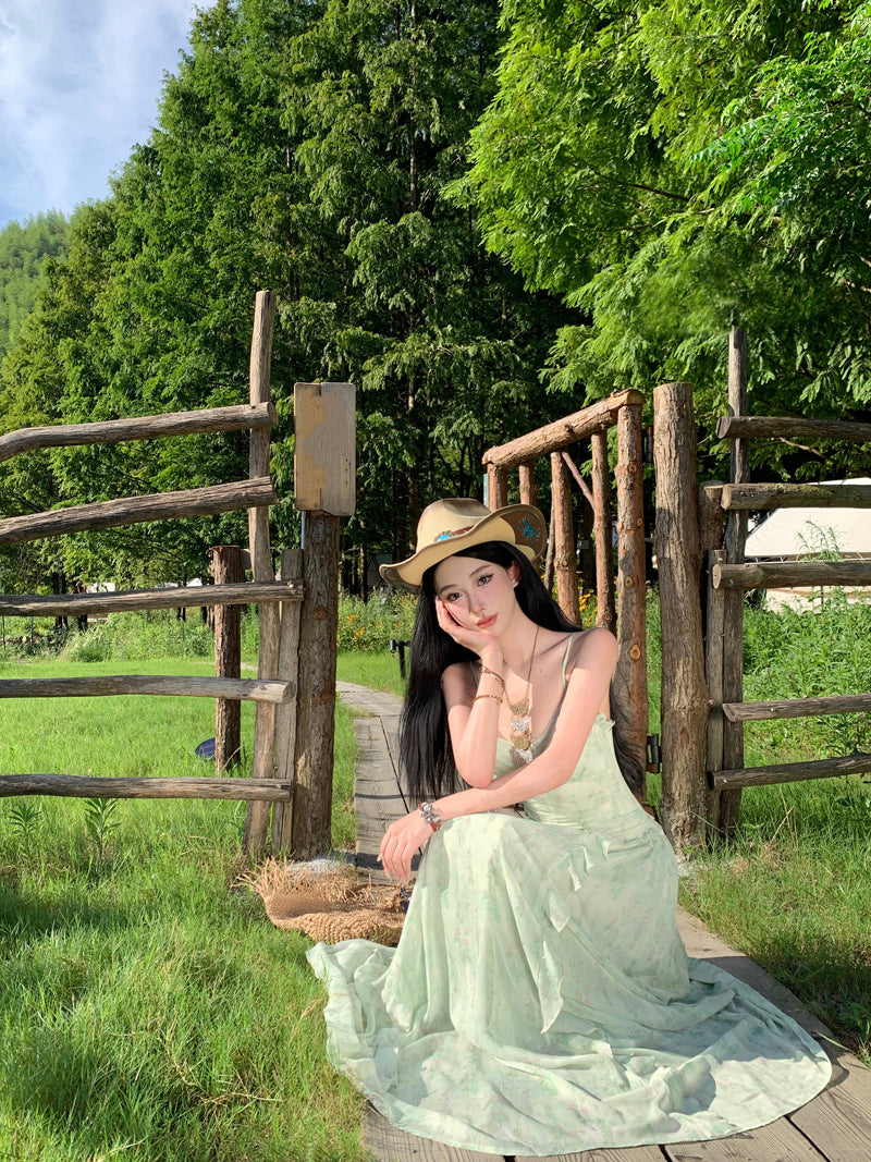 Holiday green ruffled V-neck dress is super beautiful fairy temperament waist long skirt R0444