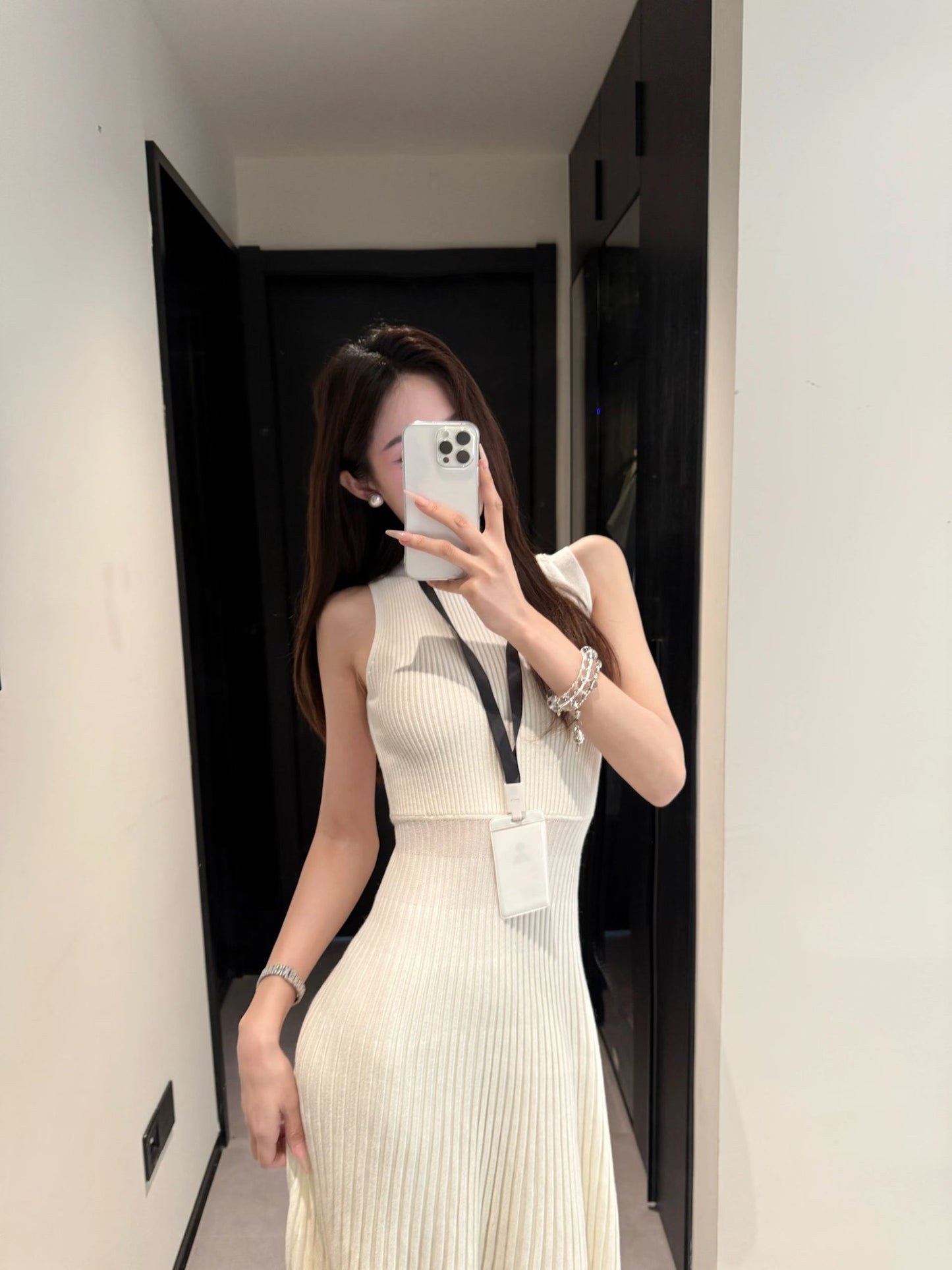 White hollow sleeveless knitted dress waist slim long skirt 2025 new R0580
