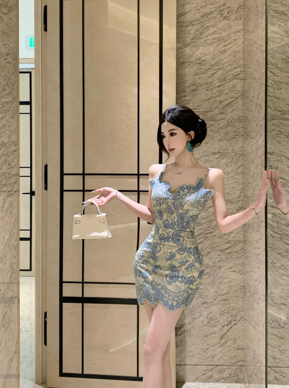 Blue suspender dress, sexy waist, slim hip skirt R0579