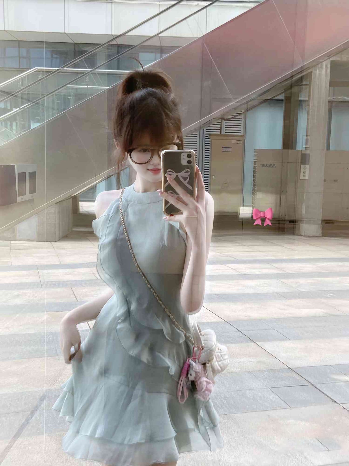 Gentle temperament ruffled sleeveless halter dress unique waist A-line short skirt R0493