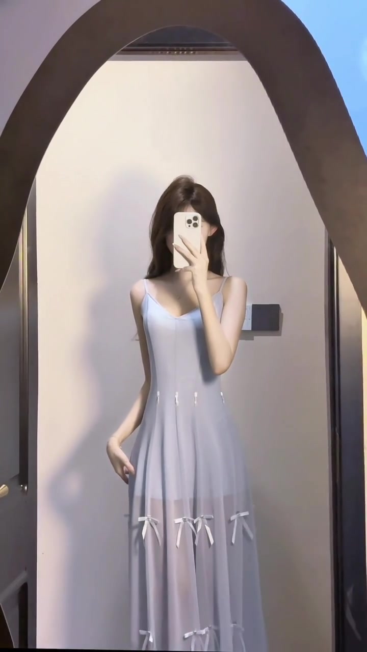 Blue suspender dress, one dress can be worn in many ways, waist-hugging temperament long dress R0529