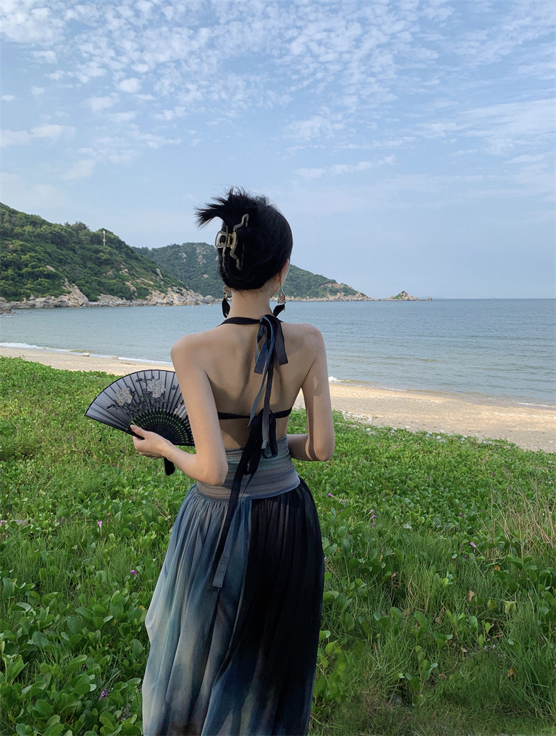 Holiday halter dress with open back for seaside travel wear beach skirt atmosphere R1569