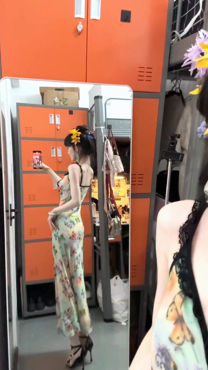 Floral suspender dress with gentle temperament, slim waist and hip skirt R0574