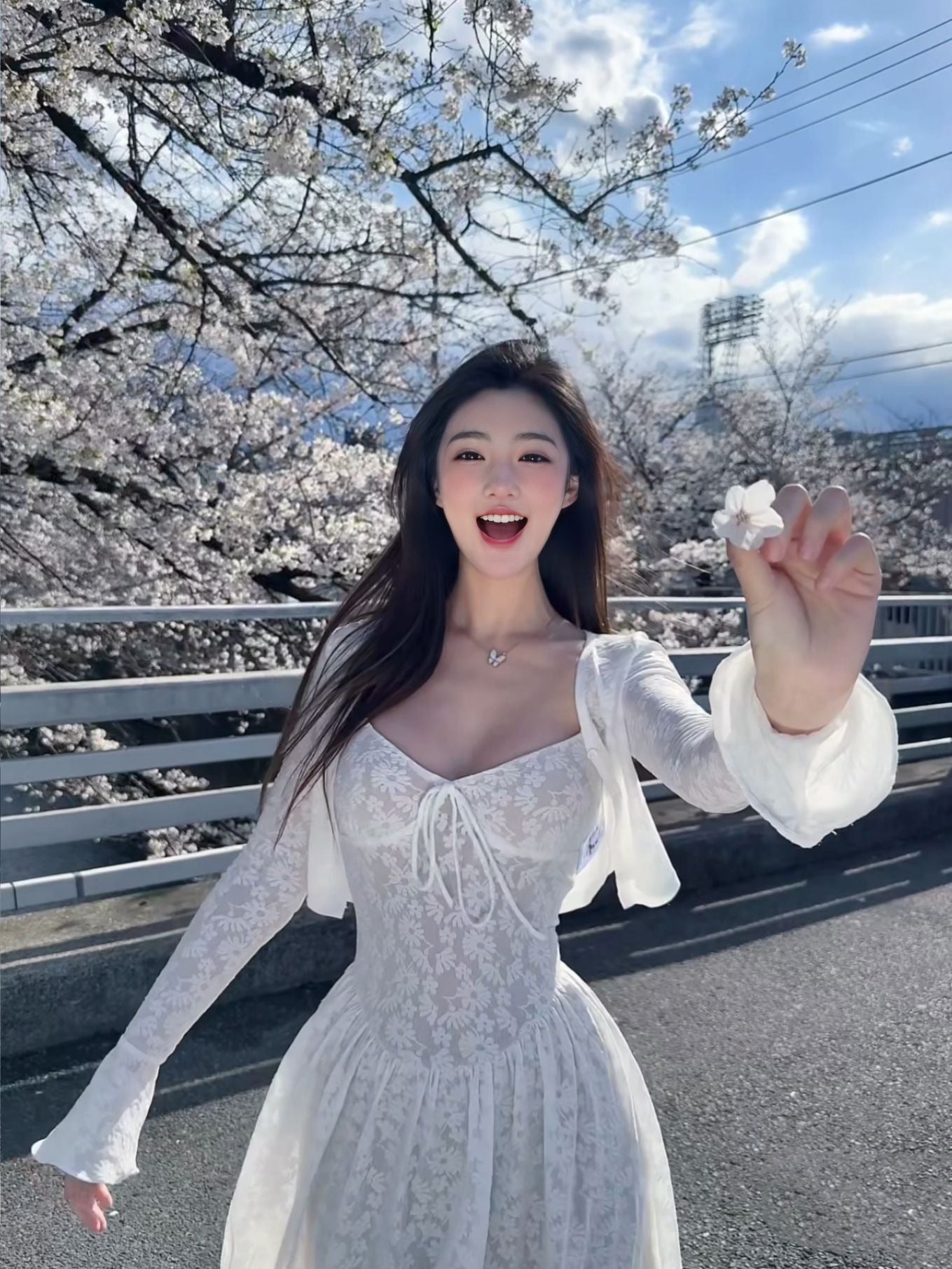 Gentle white moonlight suspender dress beautiful waist A-line long skirt R0718