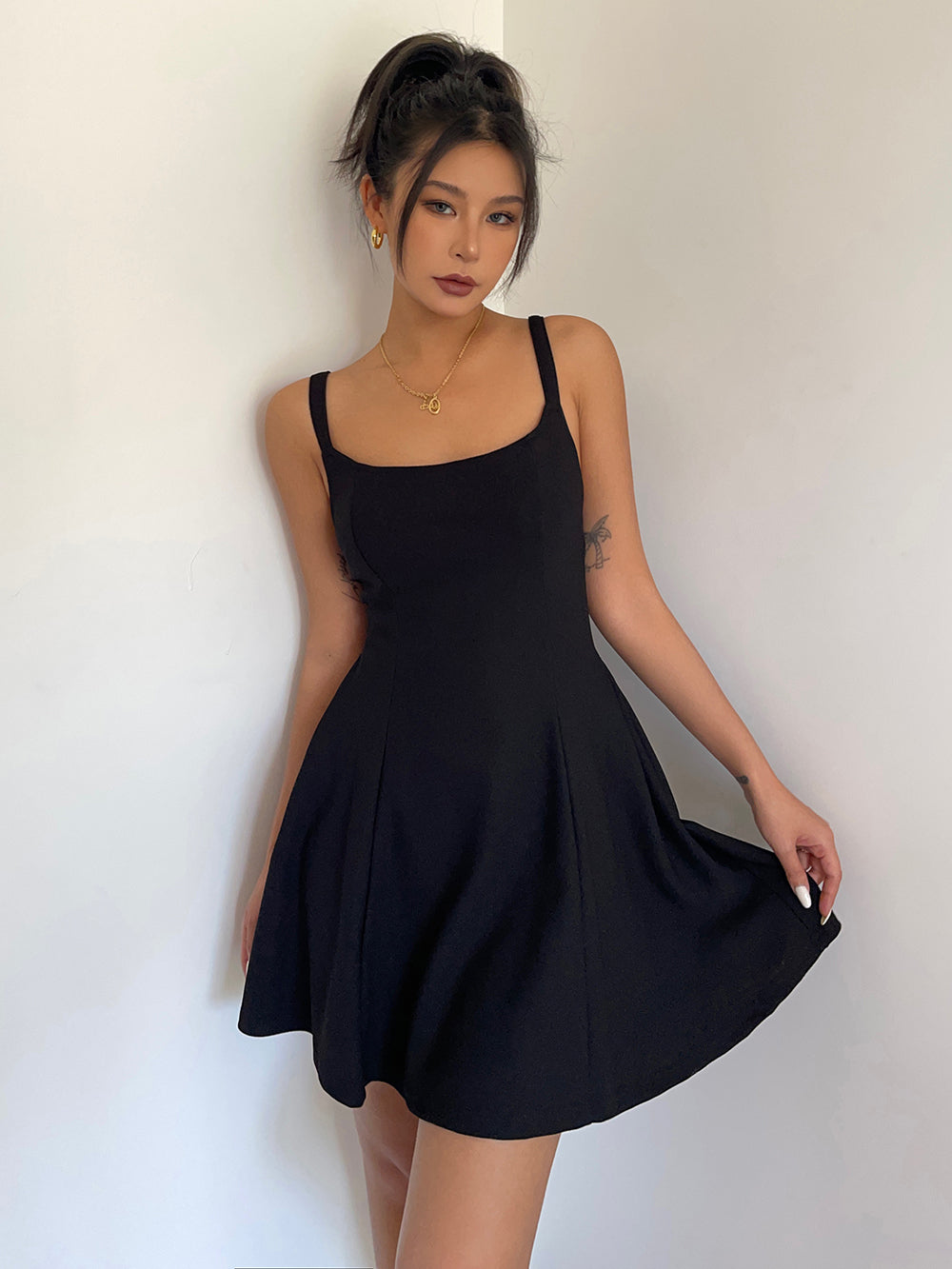 High-grade simple backless suspender dress for women summer lace-up short skirt R3044
