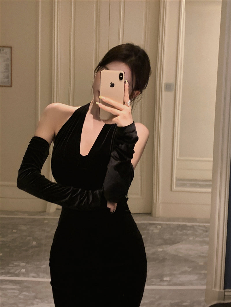 Retro halter neck velvet dress 2025 sexy temperament hip fishtail dress R1493