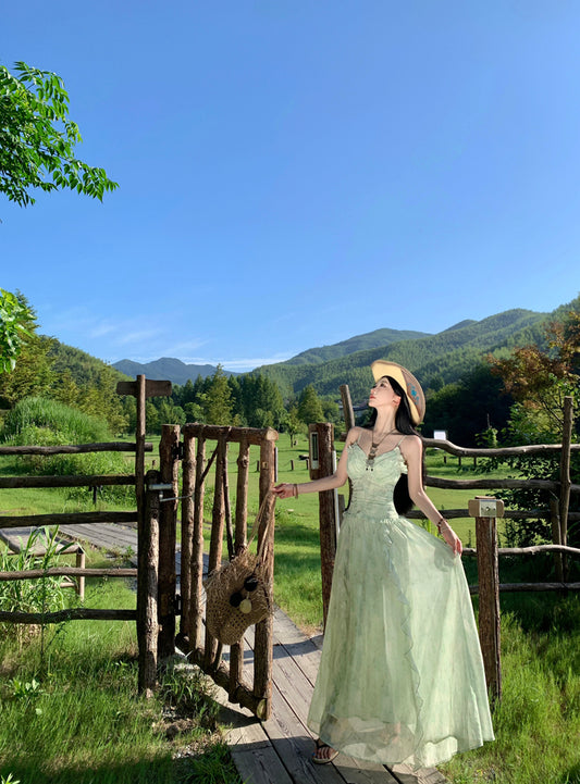 Holiday green ruffled V-neck dress is super beautiful fairy temperament waist long skirt R0444