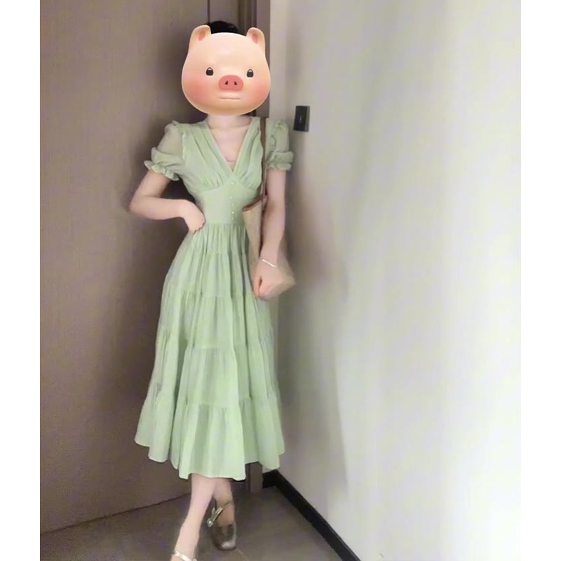 Summer atmosphere at the seaside, beautiful and gentle little skirt, green v-neck puff sleeve dress R0442