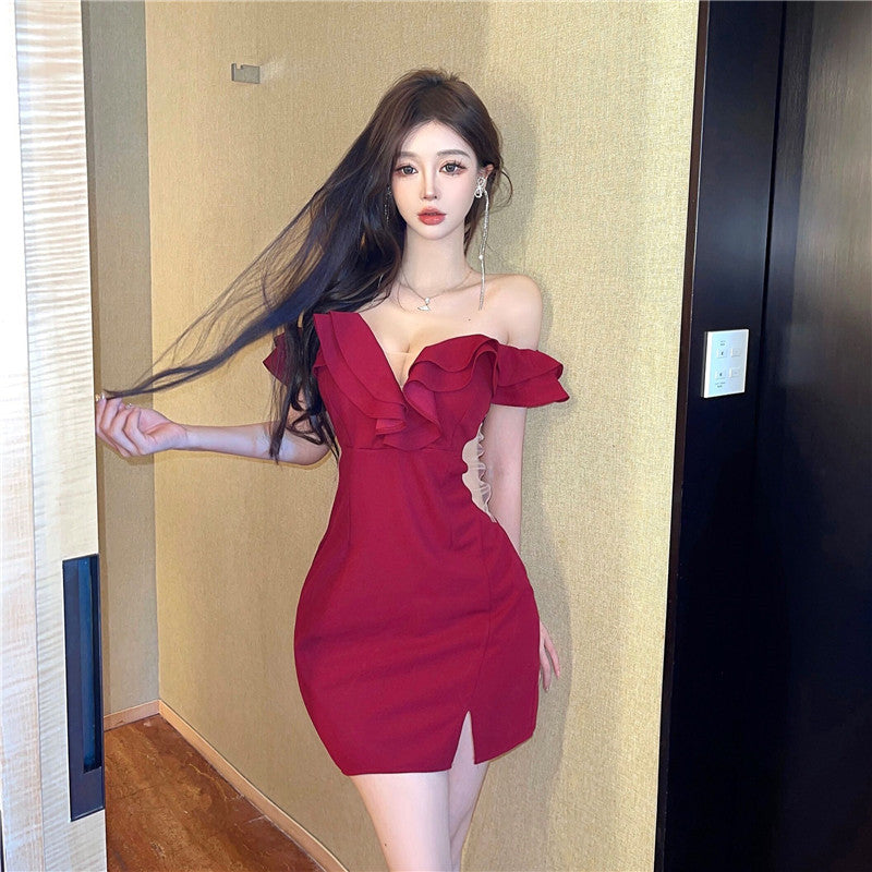 Sexy ruffled one-shoulder dress for women, high-end temperament, v-neck, slim-fitting, hip-wrapped short skirt R3676