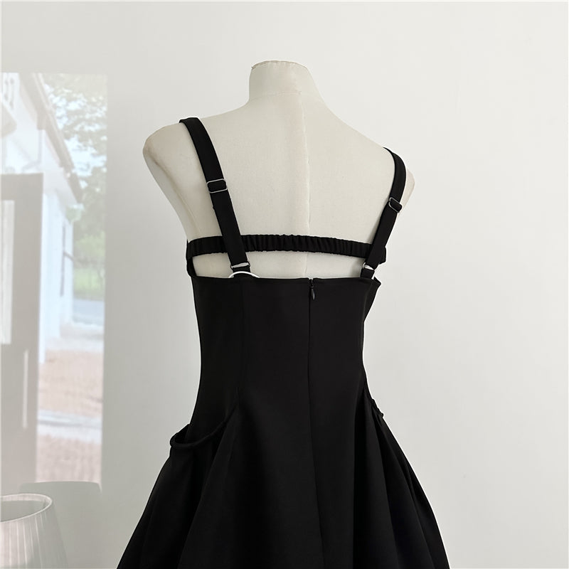 Sexy hot girl little black dress Hepburn style square neck suspender dress French high-end dress R0029