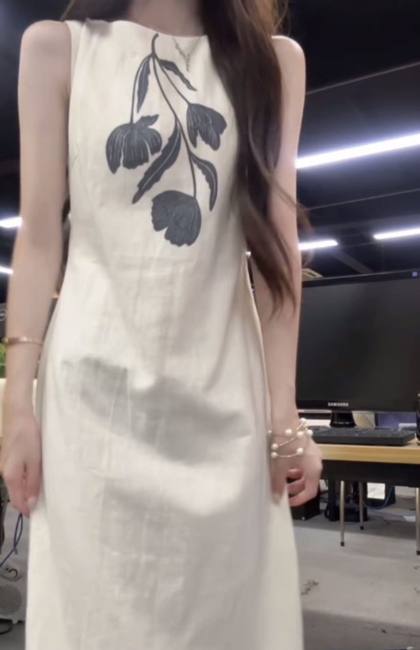 Simple and generous sleeveless dress niche linen print beautiful temperament long dress R0713