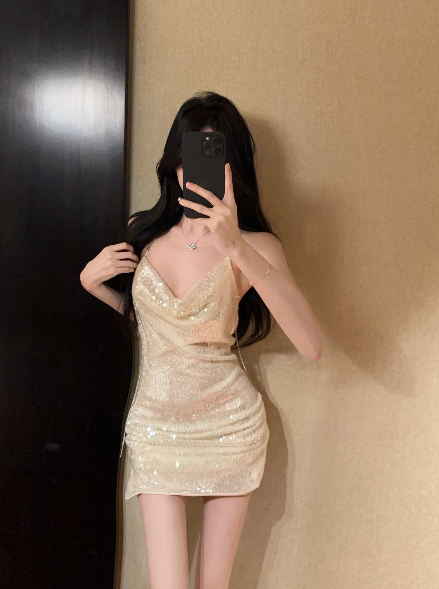 High-end halter neck open back sequined dress sexy high waist temperament slim fit dress R3794