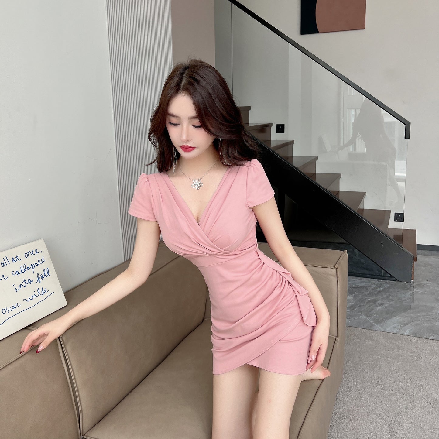 Fashion short-sleeved dress irregular waist slimming French temperament pure desire V-neck hip skirt R3672