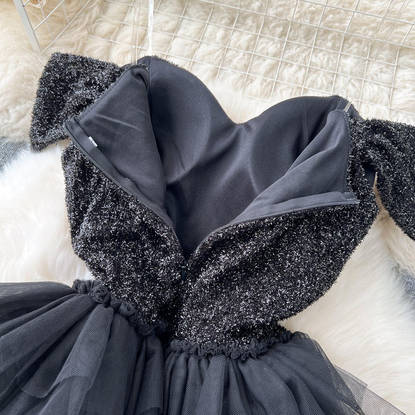 Qianjinfeng high-end sling jumpsuit pants sequined mesh design super fairy long skirt R2200