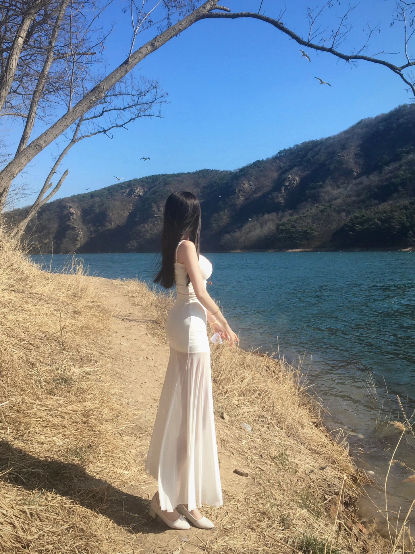 White suspender dress 2025 new beautiful waist hip skirt R0555