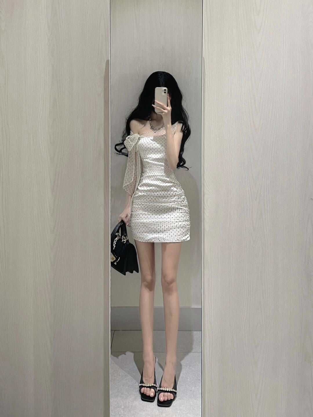 Off-shoulder polka dot dress, sexy and figure-hugging date dress R0557