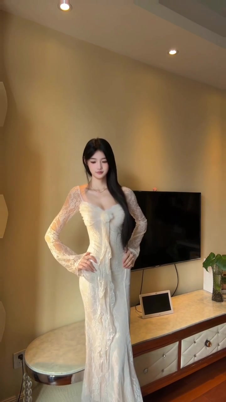 Gentle style temperament square neck dress shows figure sexy slim hip dress R0517
