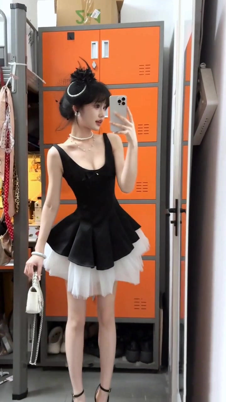 French black suspender dress retro temperament waist fluffy mesh dress R0885