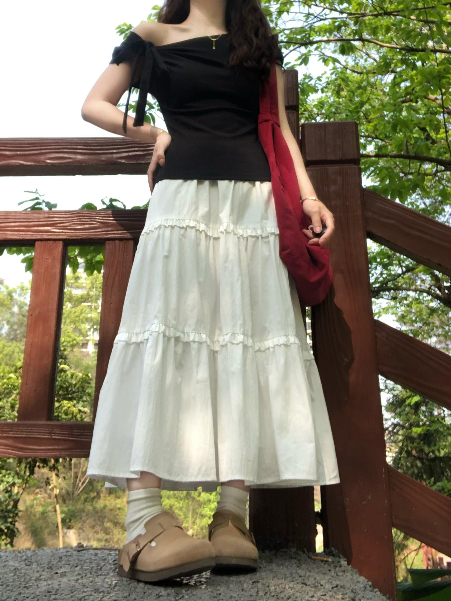 Gentle temperament black off-shoulder T-shirt A-line skirt 2025 two-piece suit R0887