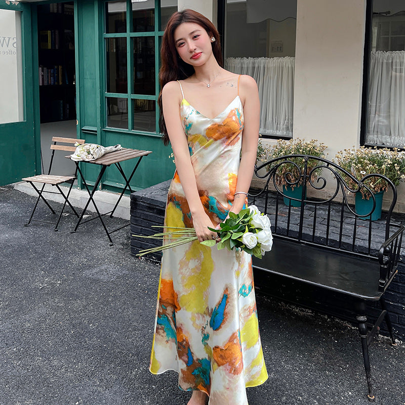 V-neck suspender dress 2025 new French style high-end temperament printed satin long skirt R1004