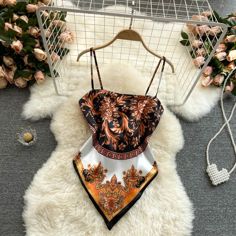 Women's tops with a design sense, niche print, bellyband, backless, slim and versatile camisole R2190