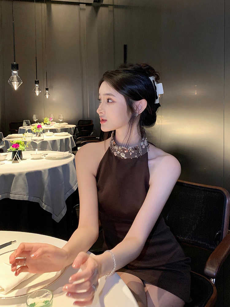 Birthday dress high-end party dress niche high-end French heavy-duty halter dress R1809