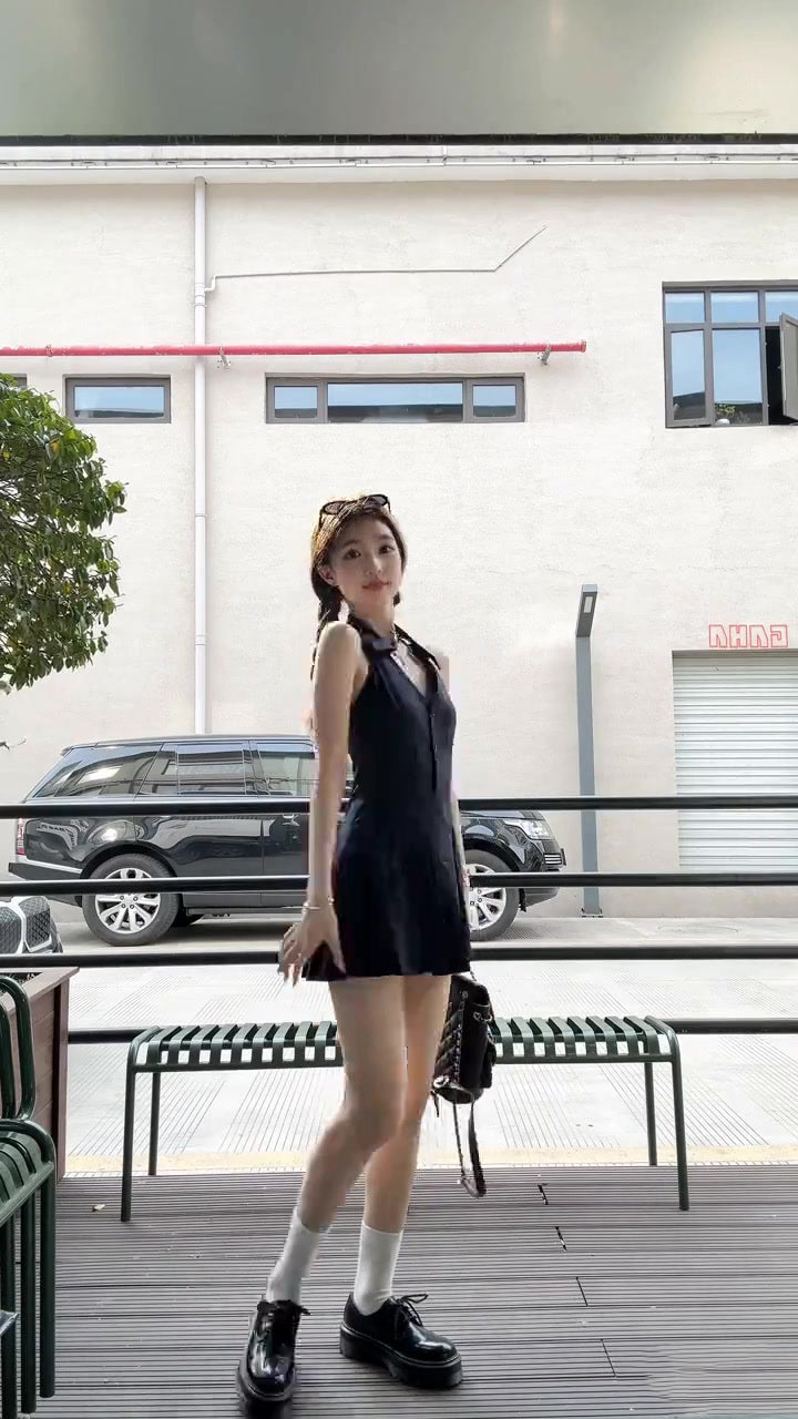 Hot girl halter neck dress chic waist a-line pleated short skirt R0583