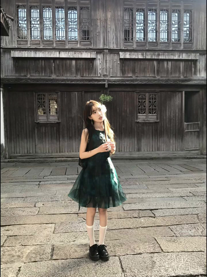 Retro green sleeveless vest dress gentle and sweet style waist A-line short skirt R0706