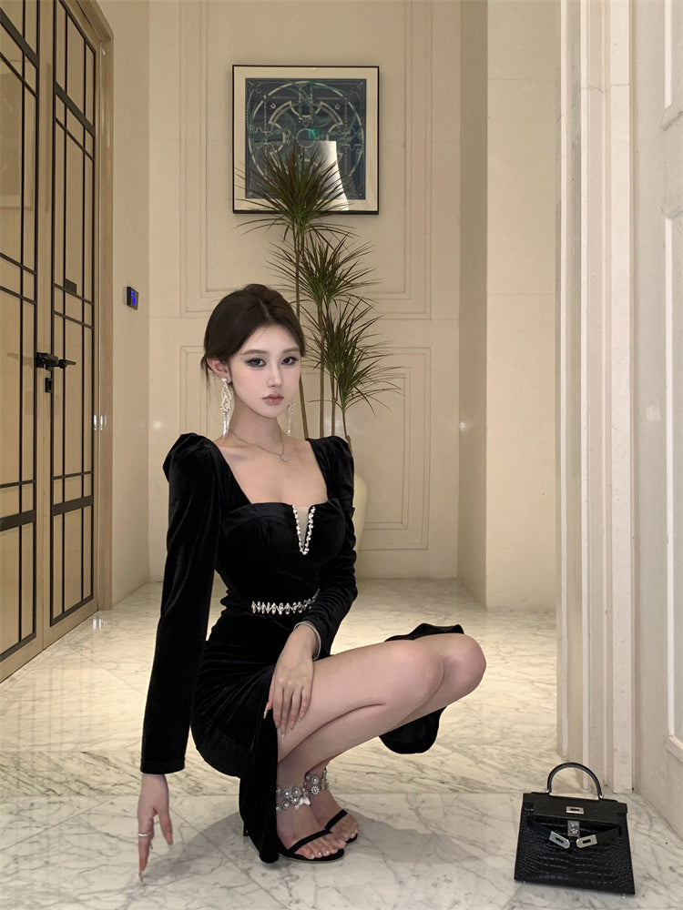 Hepburn style French black dress high-end niche temperament square neck long sleeve dress R1793