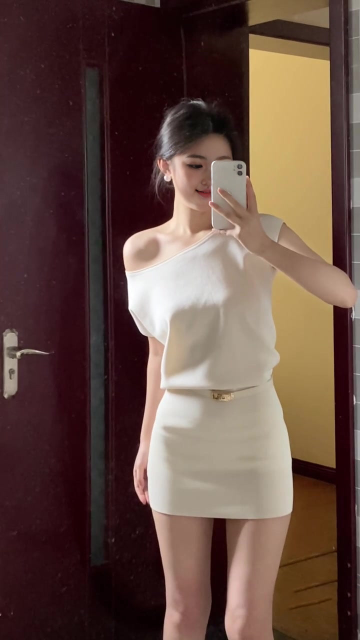 Beautiful white knitted dress gentle temperament waist hip short skirt R0803