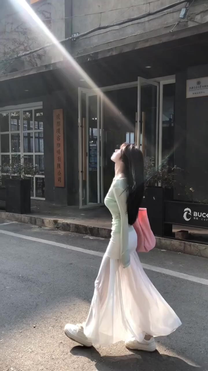 2025 Cool and Relaxed Wear Set Green Long-sleeved T-shirt Vest Skirt Three-piece Set R0497