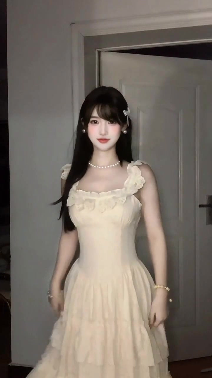 A-line princess dress with small flying sleeves and a sweet fluffy cake waist R0501