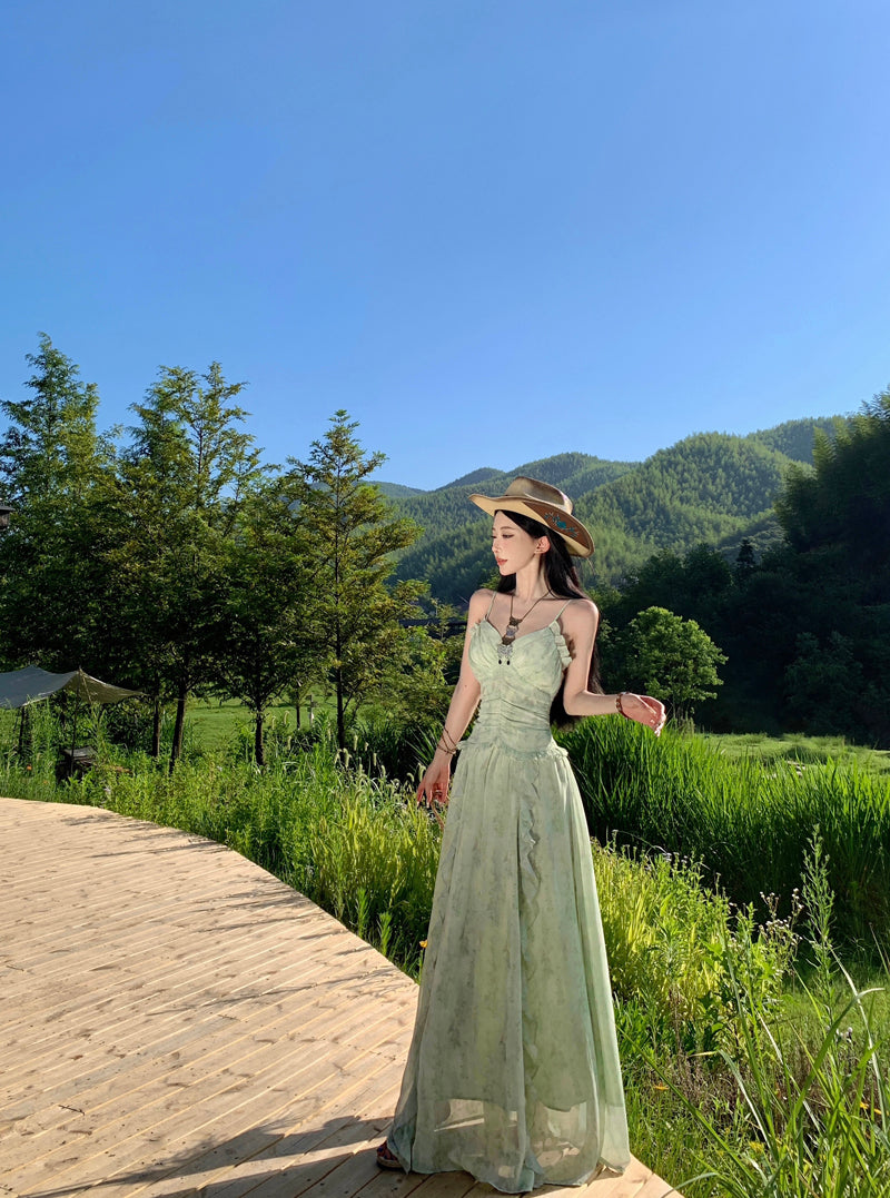 Holiday green ruffled V-neck dress is super beautiful fairy temperament waist long skirt R0444