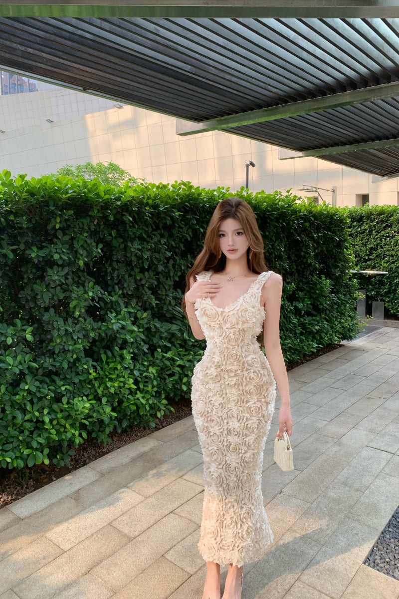 Temperament V-neck three-dimensional flower suspender dress with waist and slim fit hip skirt R0540