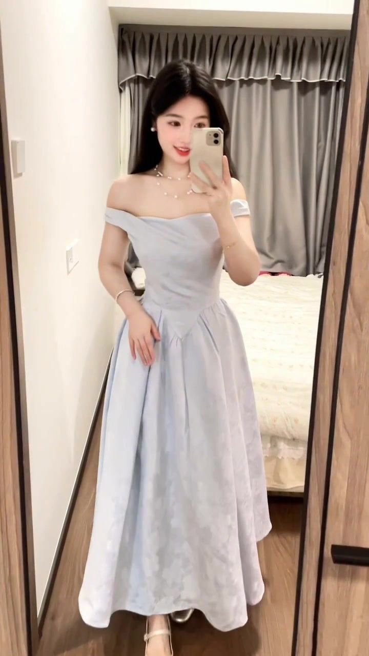 Blue jacquard suspender dress with a slender neckline and a fluffy long skirt. R0524