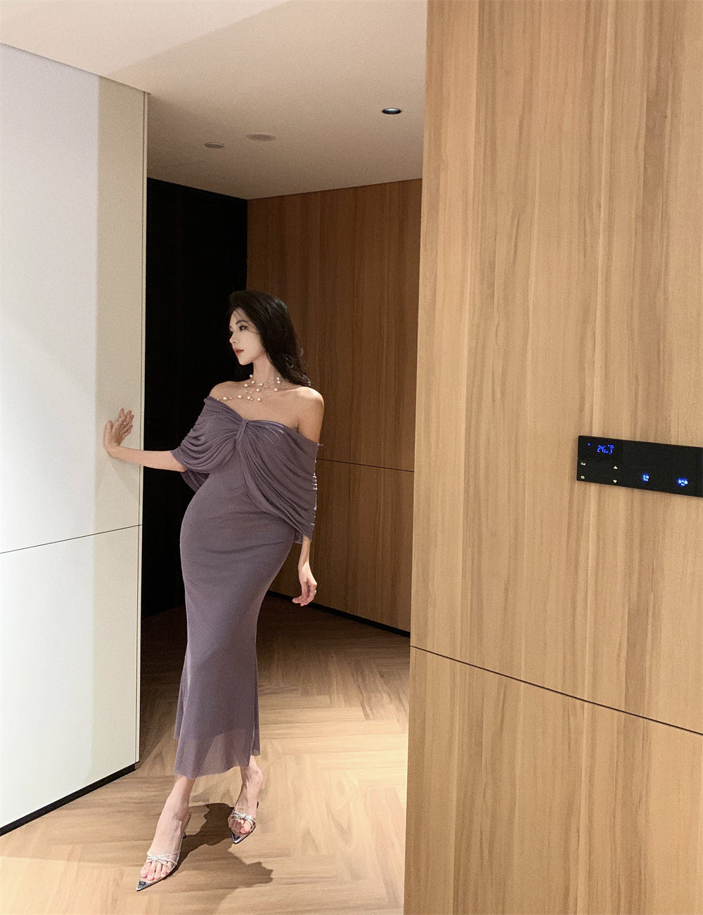 High-grade purple tube top dress, elegant and slim design, fake two-piece shawl pleated hip skirt R1485