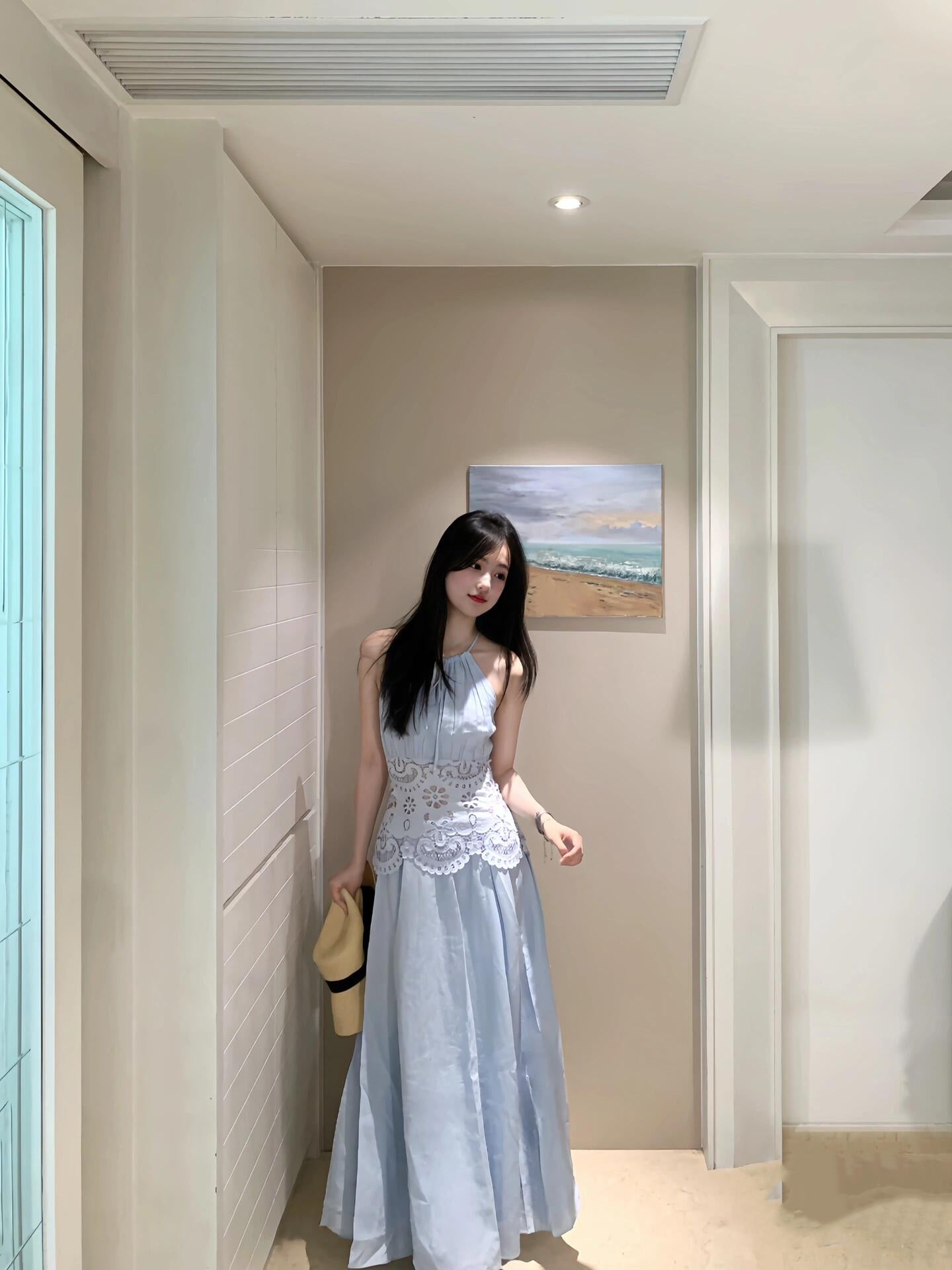 Holiday style blue lace halter neck dress gentle temperament waist A-line long skirt R0883