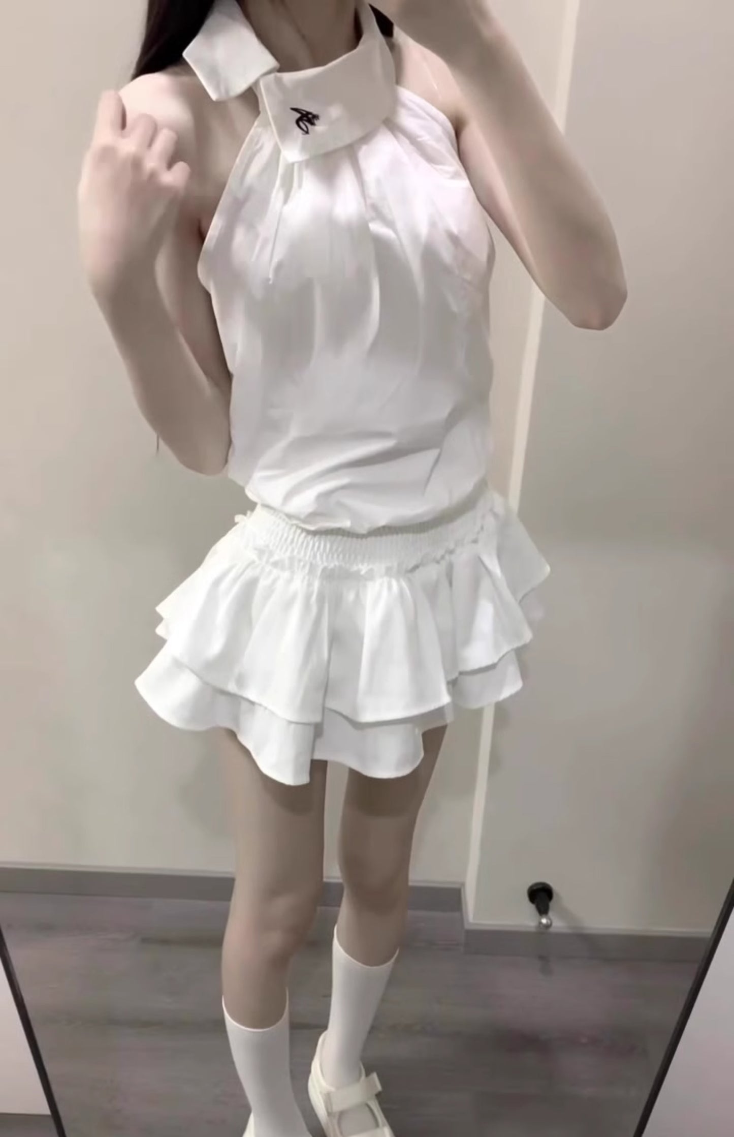 Gentle temperament beautiful white halter neck top puffy skirt two-piece set R0842